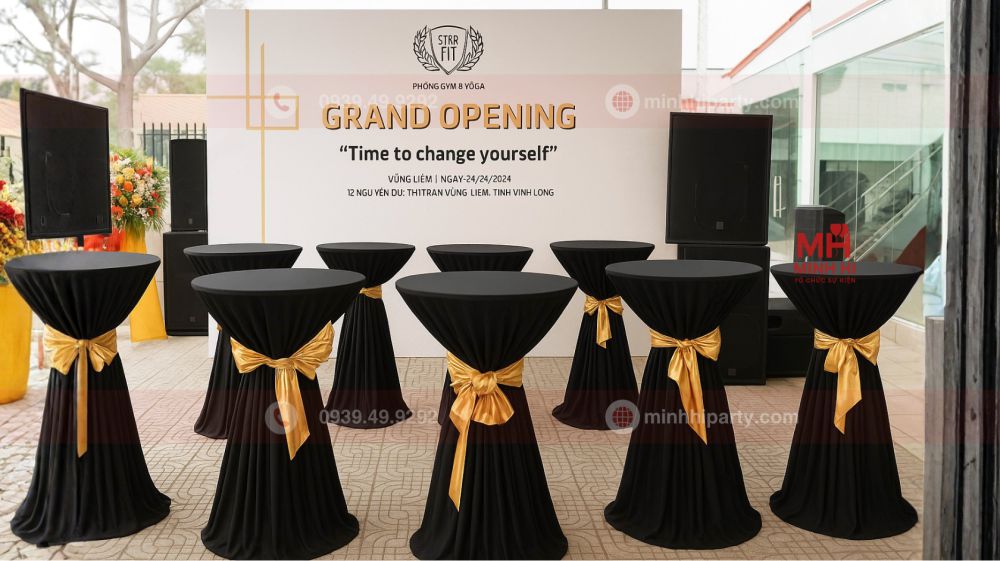 Cho Thuê Bàn Bar Cao Cấp Cho Sự Kiện – Sự Kiện Minh Hi Cho thuê bàn bar cao cấp cho sự kiện tại Sự Kiện Minh Hi với tông màu đen và nơ vàng theo yêu cầu riêng khách hàng cho sự kiện khai trương