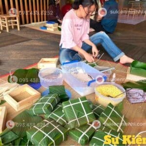 Đặt bánh chưng số lượng theo yêu cầu của sự kiện