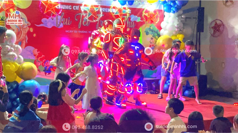 Tổ Chức Chương Trình Trung Thu Cho Chung Cư THE CBD PREMIUM HOME Nhóm nhảy Marvel – Robot LED biểu diễn cho sự kiện Trung Thu cho cư dân