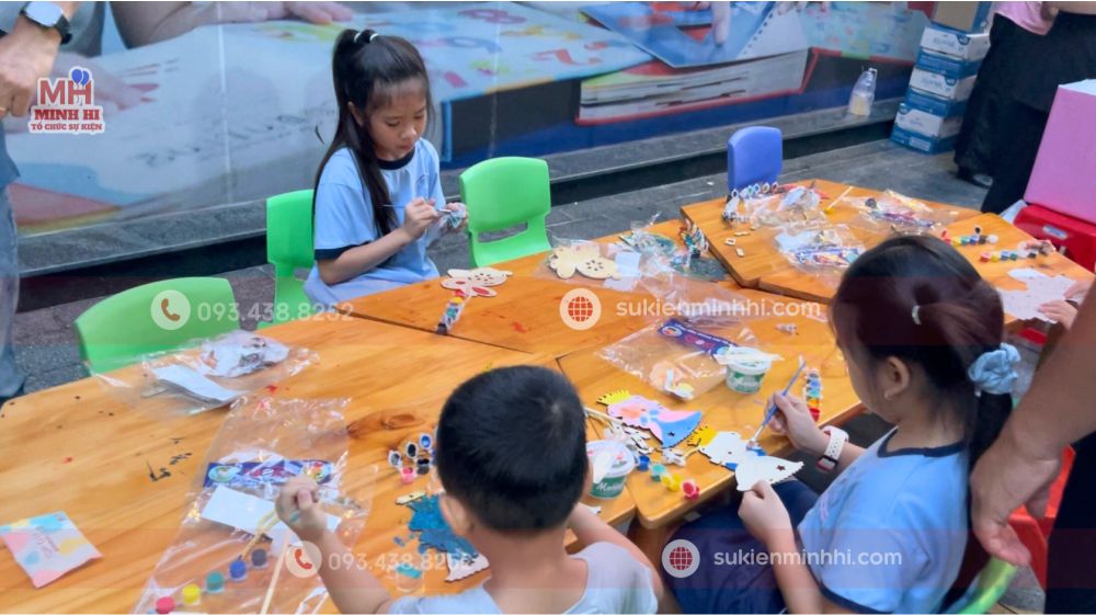 Tổ Chức Chương Trình Trung Thu Cho Chung Cư THE CBD PREMIUM HOME Tổ chức gian hàng trò với với khu tô tượng thu hút bé tại sự kiện trung thu