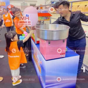 Dịch vụ làm kẹo bông gòn cho sự kiện chuyên nghiệp tại trường học do SỰ KIỆN MINH HI cung cấp