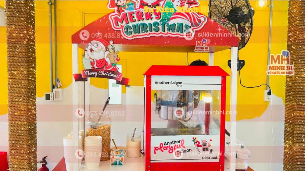 Dịch Vụ Làm Bắp Rang Bơ Chuyên Nghiệp Cho Sự Kiện Tại TPHCM Gian hàng bắp rang bơ tại sự kiện giáng sinh 2025