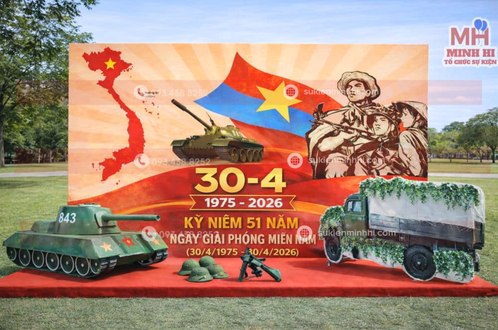 Decor backdrop 30/4 kết hợp mô hình xe tăng cùng xe hành quân