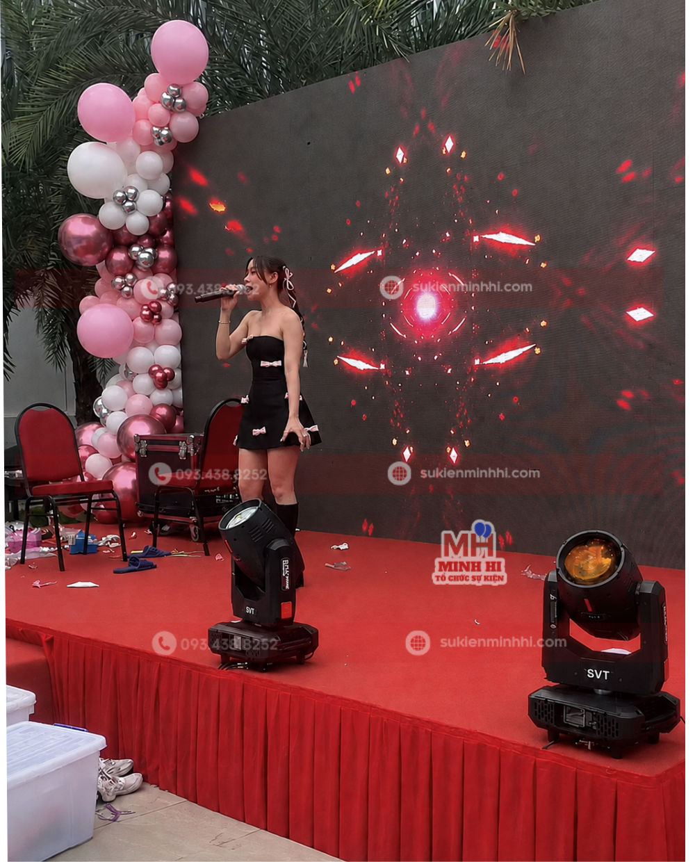 Trang Trí Lễ Ra Mắt Mỹ Phẩm 4B.face Tại Villa Quận 2 Trang trí bong bóng cho màn hình LED sự kiện của 4D: FACE