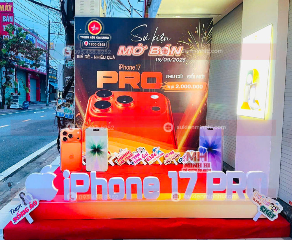 Trang Trí Sự Kiện Mở Bán iPhone 17 Pro Nổi Bật, Thu Hút Khách Hàng Trang trí backdrop cho sự kiện mở bán IPHONE