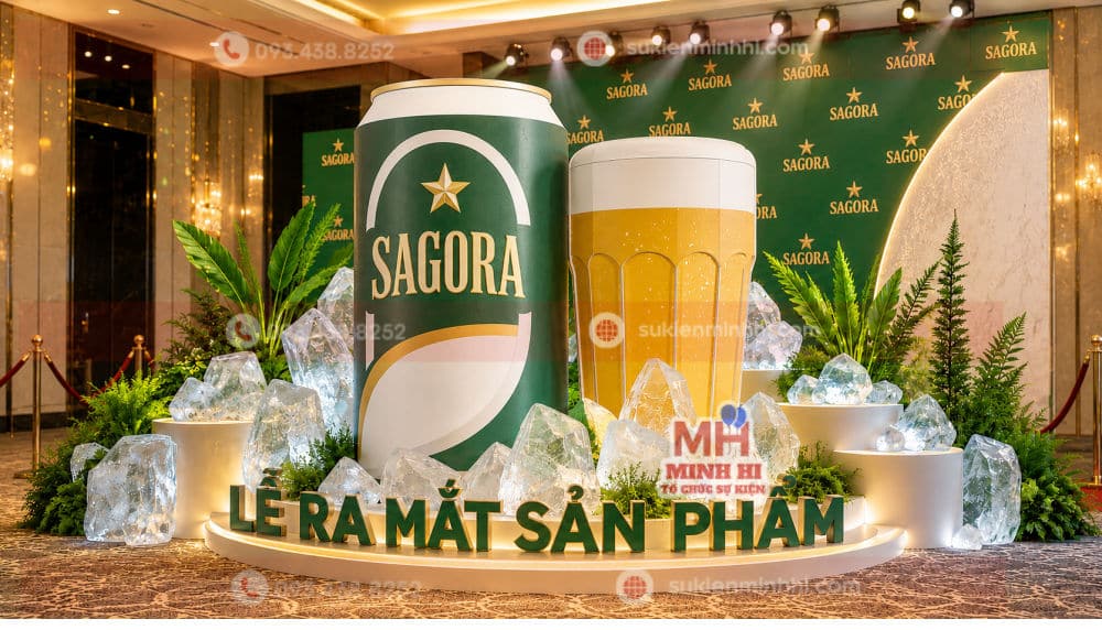 Top 10 Ý Tưởng Trang Trí Ra Mắt Sản Phẩm Ấn Tượng Nhất Ý tưởng trang trí ra mắt sản phẩm với mô hình 3D lon và ly bia bằng formex